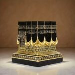 [Kaaba Replica Statue] Resin Replica of The Kaaba - Miniature Model of The Islamic House of God, Featuring Black And Golden Dome, Arabic Calligraphy, And Islamic Patterns - Indoor/Muslim Prayer Decoration