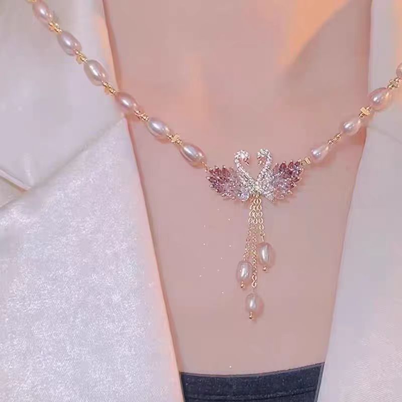 1pc of Trendy Luxury Swan Pearl Necklace with a Unique Design, Suitable for Various Occasions, Exuding Elegance And Charm, Perfect As a Gift for Girlfriends, Ideal for Everyday Use And Holiday Presents