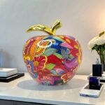 A Modern Resin Fruit Sculpture in The Shape of an Apple, Designed for Themed Decoration in Living Rooms And Youth Spaces, Suitable for Multifunctional Indoor/Outdoor Display, Requires No Electricity, Perfect for Living Room Decor