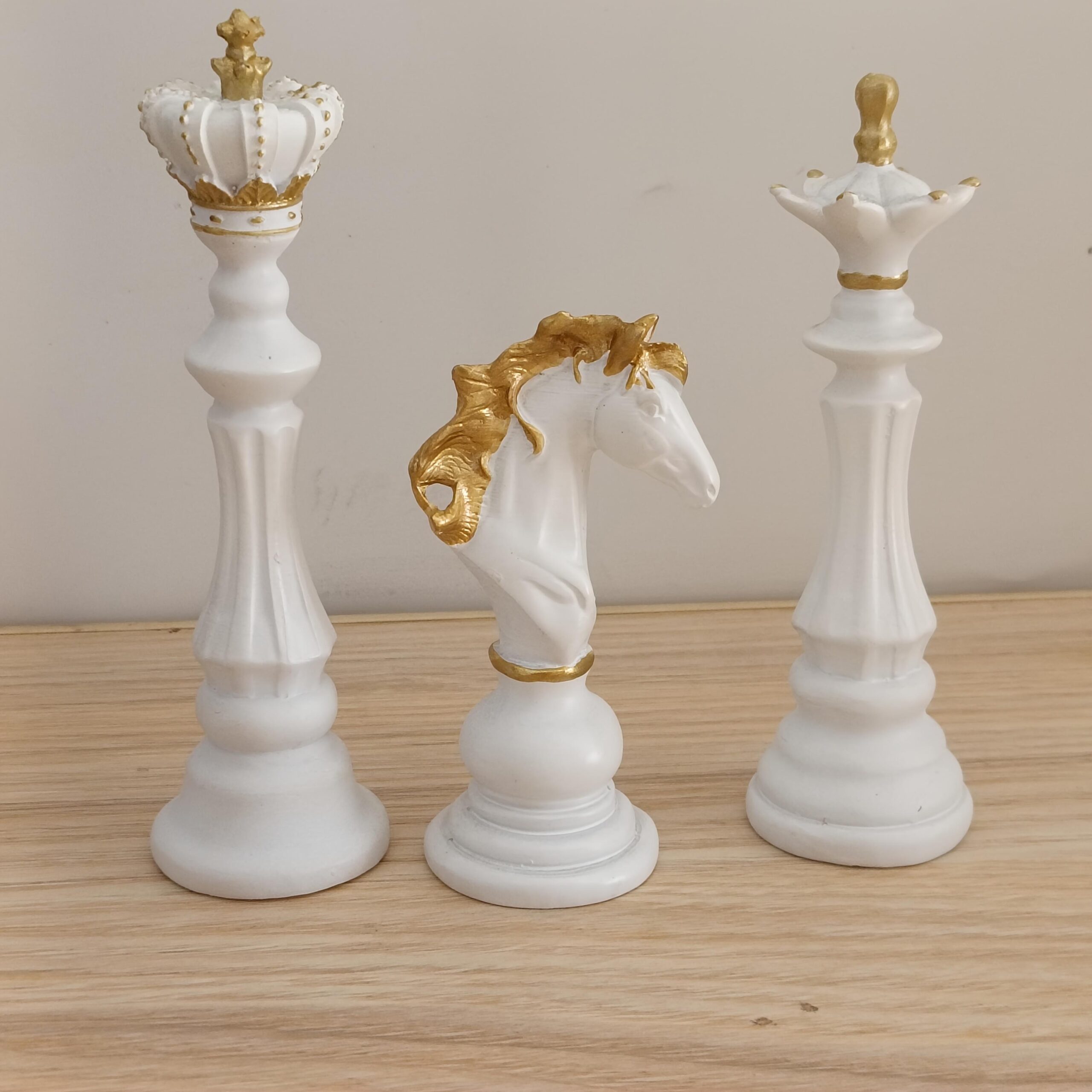 3pcs of Black and Golden Resin Chess Ornaments, Luxurious Black and Golden Chess Pieces, Suitable for Home Decoration- Ideal for Living Rooms and Study Rooms. Desk Arrangement - Image 8