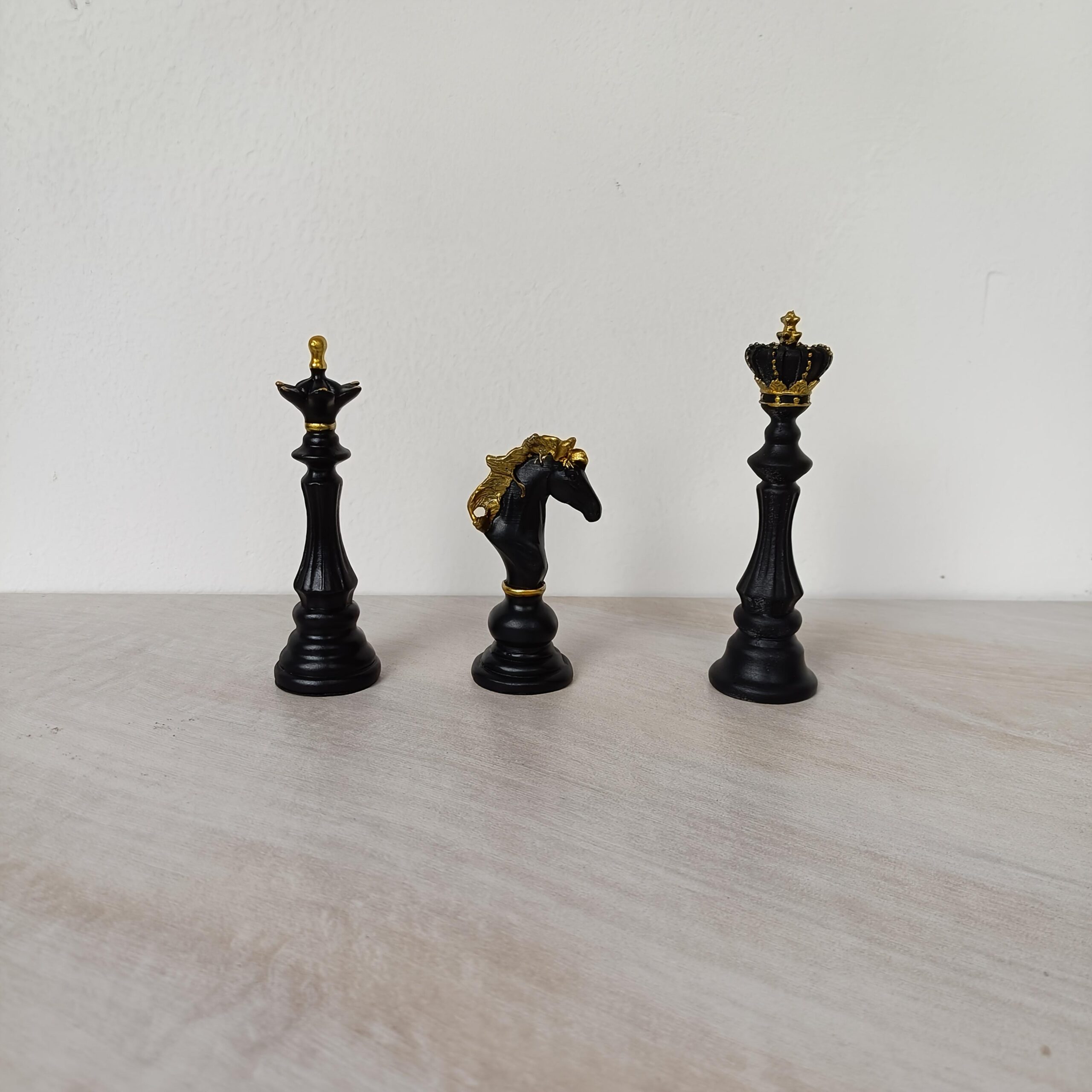 3pcs of Black and Golden Resin Chess Ornaments, Luxurious Black and Golden Chess Pieces, Suitable for Home Decoration- Ideal for Living Rooms and Study Rooms. Desk Arrangement - Image 11